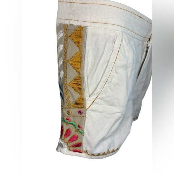 Anthropologie High Waist White and Pink
Embroidered Shorts size 2 100% cotton - Picture 11 of 13